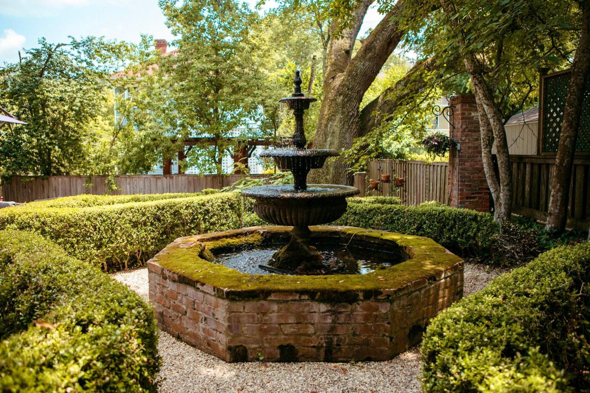 Anchuca Historic Mansion & Inn ヴィックスバーグ エクステリア 写真